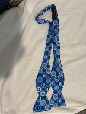 Paul Stuart Blue Multi-Color Circle Pattern Bow Tie